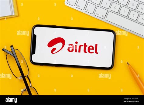 Airtel logo hi-res stock photography and images - Alamy