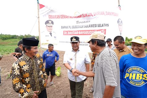 Dari Desa Ke Desa Pj Gubernur Sulsel Ajak Petani Dan Peternak