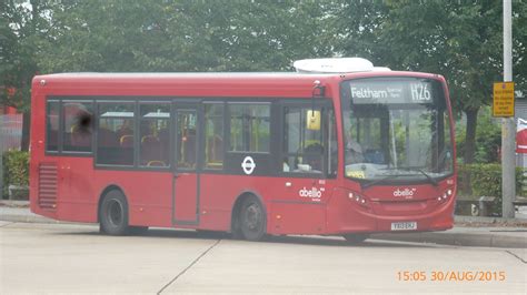 P1360295 8122 YX13 EHJ At Hatton Cross Bus Station Hatton Flickr