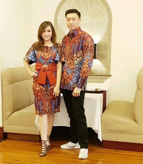 √ 45 Model Batik Couple Modern Modis Kombinasi 2020