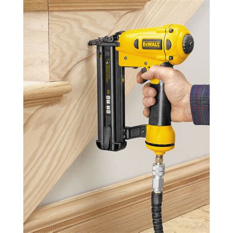 18 Gauge 2 Brad Nailer Kit D51238k Dewalt