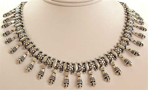 Jewelry from India: Ethnic silver