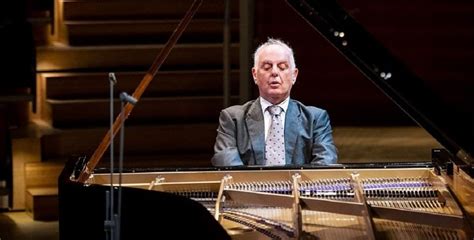 Il Messaggio Di Pace Di Daniel Barenboim E Dellorchestra Di Musicisti