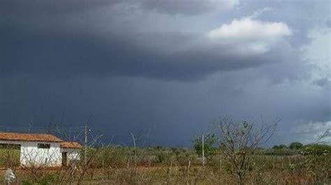 Chove em Catolé do Rocha e mais 41 municípios da Paraíba Veja os