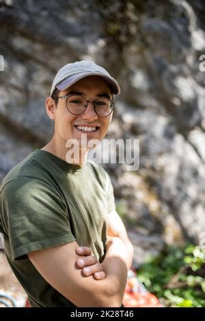 Man wearing baseball cap, portrait Stock Photo - Alamy