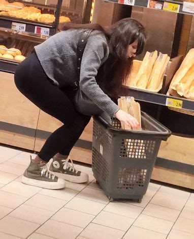 Pretty Fit Petite Brunette In Black Leggings Spandex Leggings Yoga Pants Forum