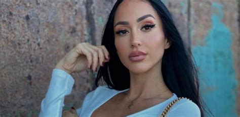 Aurah Ruiz Incendia Instagram Con Este Espectacular Posado En Bikini