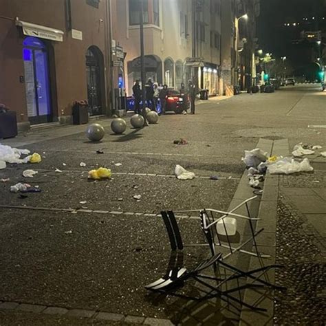 Festeggiano I Anni Dellamico Con Un Raid Vandalico In Pieno Centro