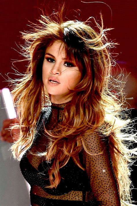 Selena Gomez's 9 Best Hair Moments Ever - Selena Gomez Hairstyle Ideas