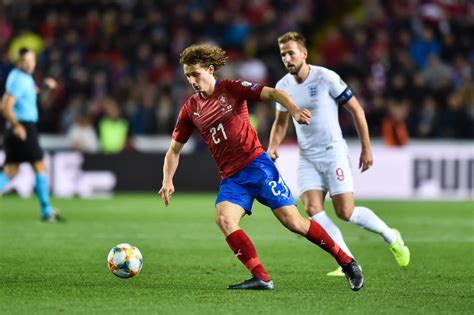 Report: West Ham reviving £14m move for midfielder Alex Kral