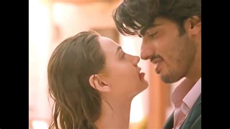 Arjun Kapoor Kiss Sasha Hot Youtube