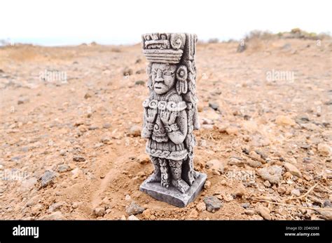 Ancient Maya Statue Stock Photo - Alamy