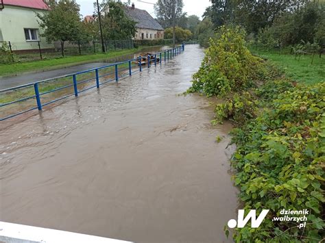 Strzelce Zalane drogi podtopione podwórka Mieszkańcy boją się