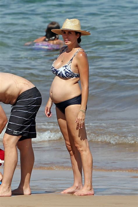 Jamie Lynn Sigler Show Off Her Baby Bump In A Bikini Maui