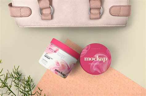 Free Cosmetic Packaging Mockup — Free Mockup World