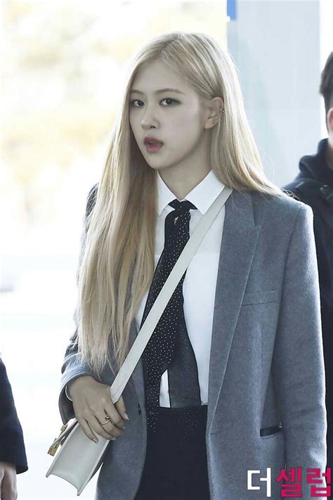 Ghim Của Jugu Trên Blackpink Rose Airport Style