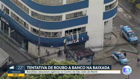 Vídeo Bandidos tentam roubar banco na Baixada Fluminense na madrugada