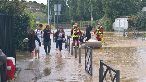 Yvelines Des élèves Du Lycée François Villon Aux Mureaux Pris Au Piège