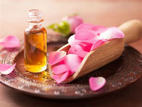 Benefits Of Using Rose Oil On Your Face