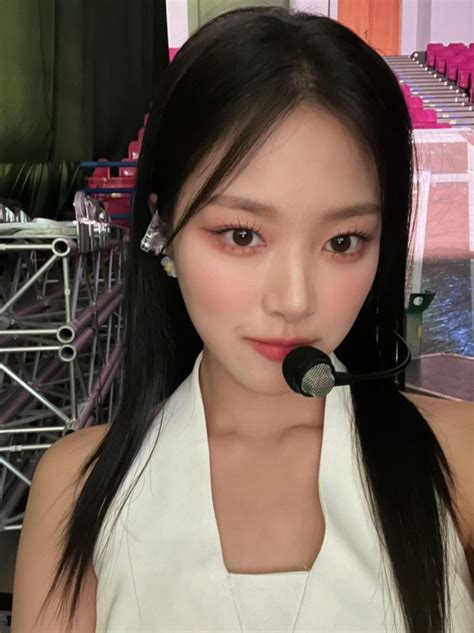 Help Loona On Twitter Fab Chuu Loona Kpop Girl Groups