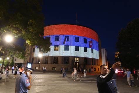 Dan Srpskog Jedinstva Palata Republike Osvijetljena Trobojkom Foto