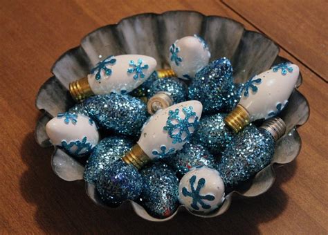 20 Easy DIY Christmas Decorations You Can Make In Under An Hour