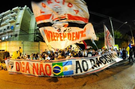 Torcida Independente recebe torcedores do Rosário e juntos levantam