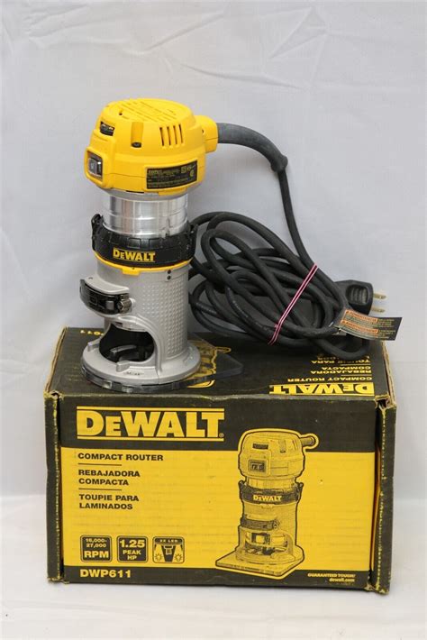 Dewalt 1 14 Hp Max Torque Variable Speed Compact Router Dwp611 Ebay