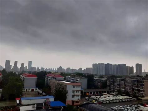 小到中雨转雷阵雨 雷阵雨分大中小吗 雷阵雨和中雨水大 大山谷图库