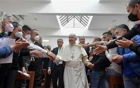 PAPA LETTERA AI CAPI DI STATO PER NATALE UN GESTO DI CLEMENZA NEI