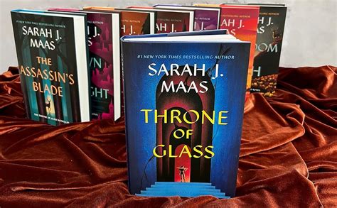 Throne Of Glass Hardcover Box Set Maas Sarah J Amazon Au Books