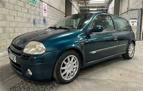 2001 Renault Clio Sport 172 Exclusive - Evoke Classic Cars