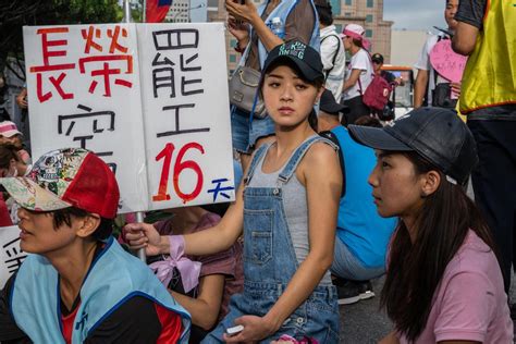 惡戰17天後的考驗──長榮空服員罷工結束，工會保衛戰才要開打 報導者 The Reporter