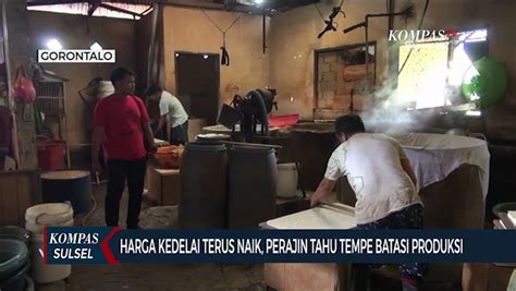 Harga Kedelai Terus Naik Perajin Tahu Tempe Batasi Produksi Video