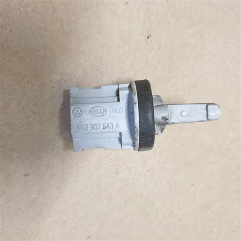 CZUJNIK TEMPERATURY NAGRZEWNICY VW GOLF V AUDI OE 1K0907543A za 45 zł z