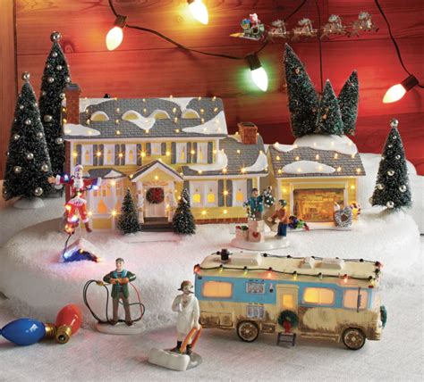 This 'Christmas Vacation' Set Is a Decorative Village You'll Actually Want