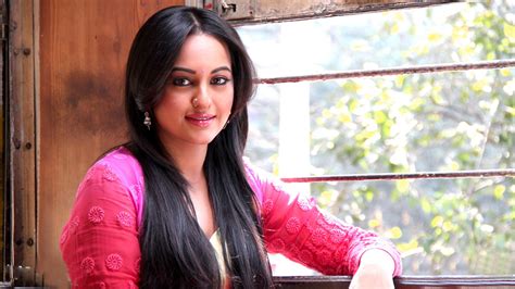 Sonakshi Sinha Indian Actress Bollywood Babe Model 21 Wallpapers HD Desktop And Mobile