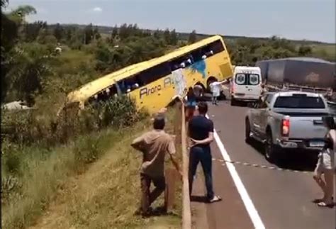 Morto Em Batida De Carreta Nibus Espera Identifica O Em Navira