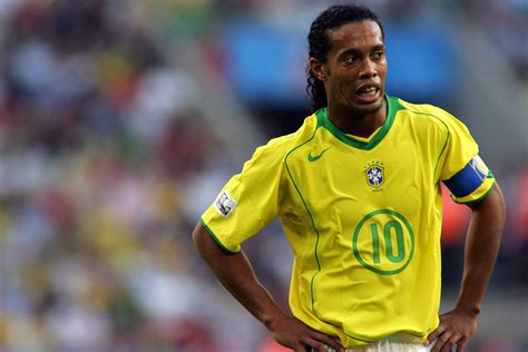 Ronaldinho Net worth, Ronaldinho age, Best of Ronaldinho, Ronaldinho skills, When did Ronaldinho ...