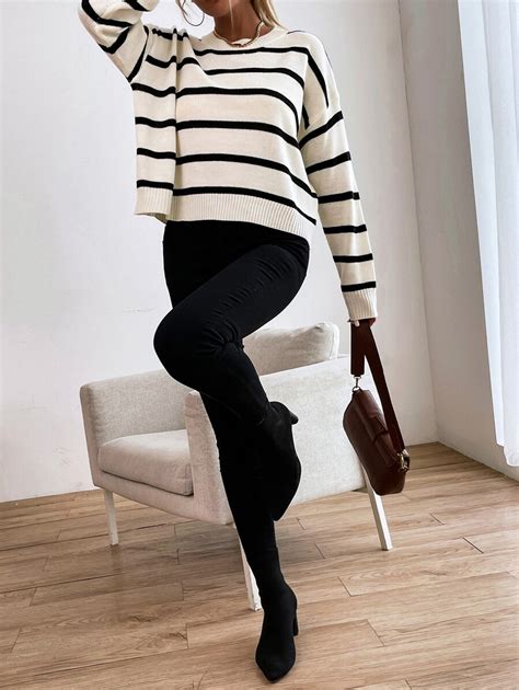 SHEIN EZwear Women Sports Leisure Round Neck Black And White Striped