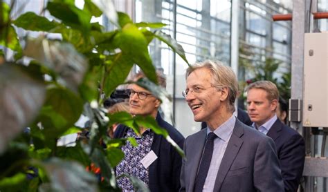 Minister Dijkgraaf Op Werkbezoek Bij Zone College In Zwolle De