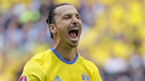 Svezia La Federazione Dedica Una Statua A Zlatan Ibrahimovic