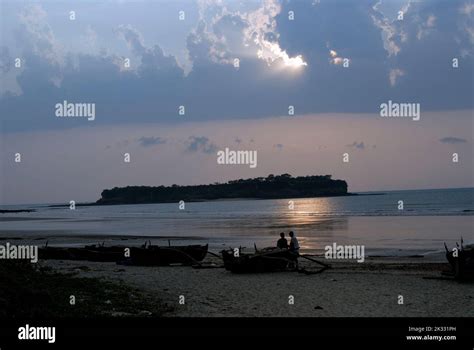 Fort Harne In The Arabian Sea And The Beach At The Time Of Sunset