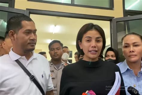 Nikita Mirzani Dilarikan Ke Rumah Sakit Ternyata Bukan Penyakit