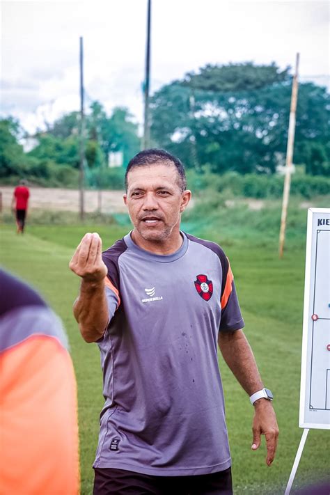 Iarley Diz Que Tem D Vida No Meio Campo Para Jogo Do Moto Contra O