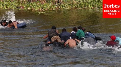 Shocking Footage Migrants Surge To U S Mexico Border As Title 42 Expires Youtube