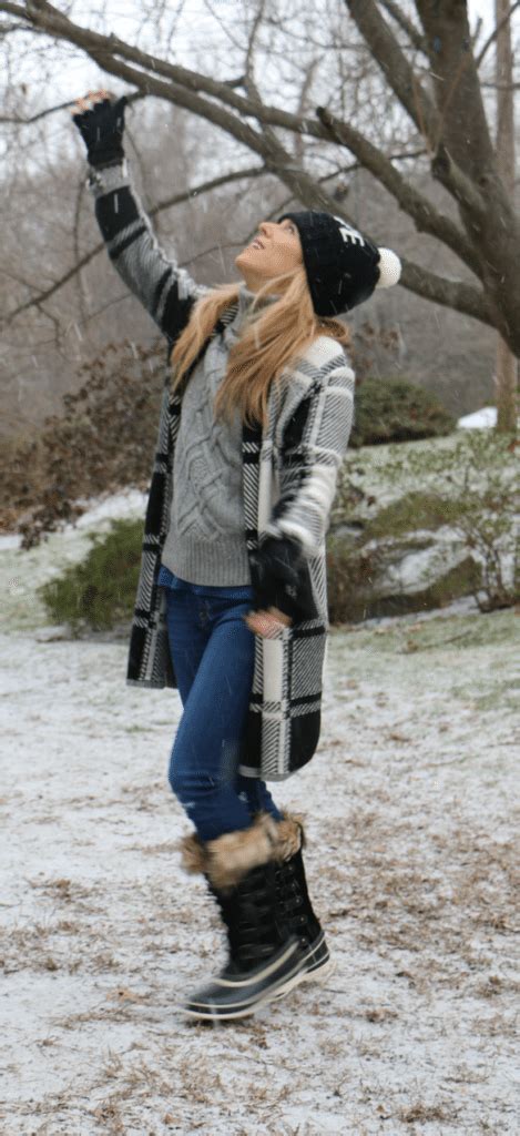 What to Wear When it Snows - Mom Generations | Stylish Life for Moms