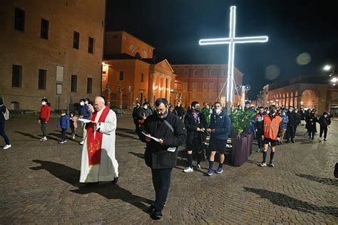 La Via Crucis Sfila Per Le Vie Del Centro Temponews