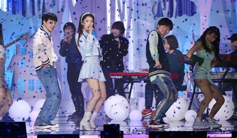 210109 IU at The 35th Golden Disc Awards | kpopping