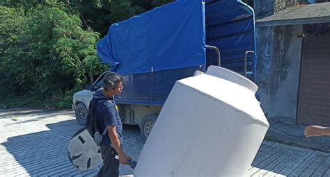 Atrapan A Un Sujeto Que Se Robaba Un Tinaco De Una Vivienda En Huejutla